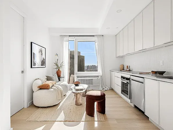 150 Lawrence St, Brooklyn, NY