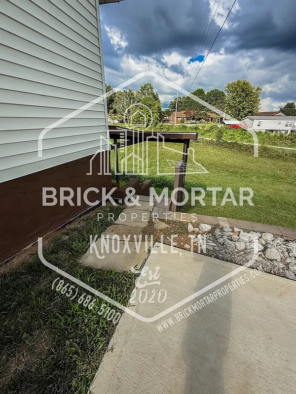 3 bed, 2.0 bath, 1170 sqft, $1,770 — Photo 4
