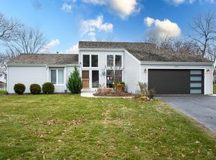 1811 Wilmette Ct, Wheaton, IL 60187