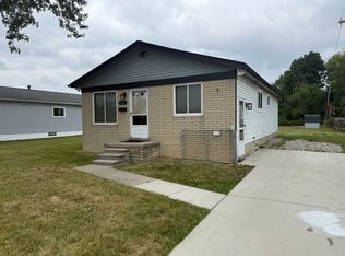 18177 Church St, Roseville, MI 48066