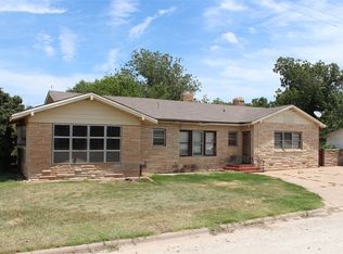 410 N Munday Ave, Munday, TX 76371
