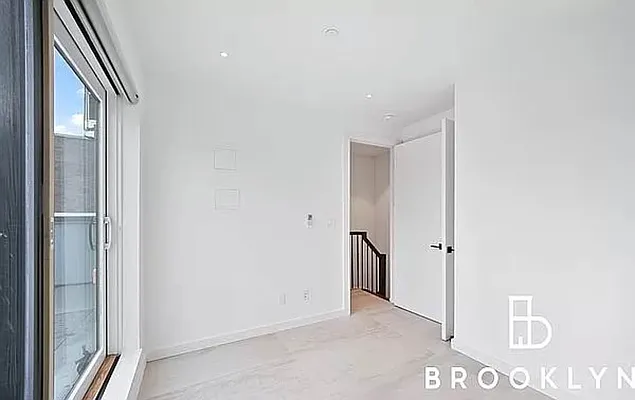 Rented by Reavis | media 29