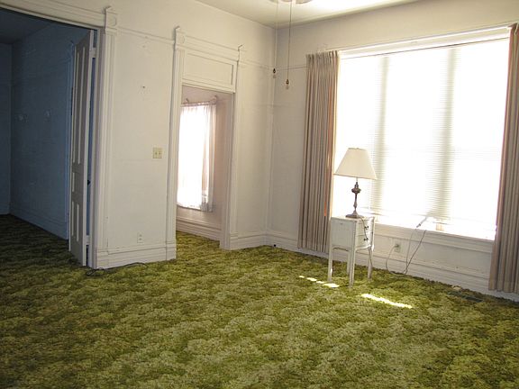 5th image of 600 N Niles Ave