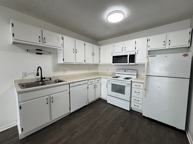 Prairie View Apartments — Photo 1