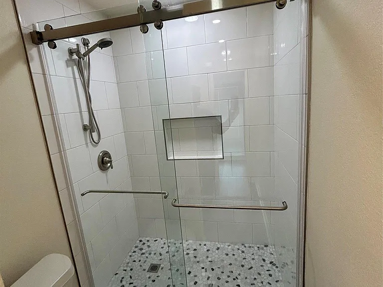 100 Bay Point Dr #8 — Photo 9