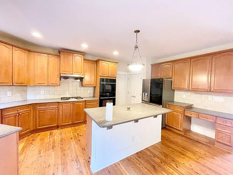 555 Vinings Springs Dr SE — Photo 19