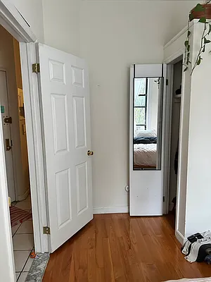 Rented by Standard Living Realty Inc | media 16