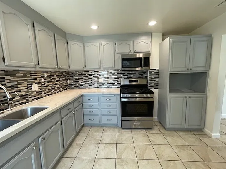 10539 Tinker Ave — Photo 17