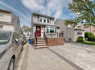 53 Raritan Ave, Staten Island, NY 10304