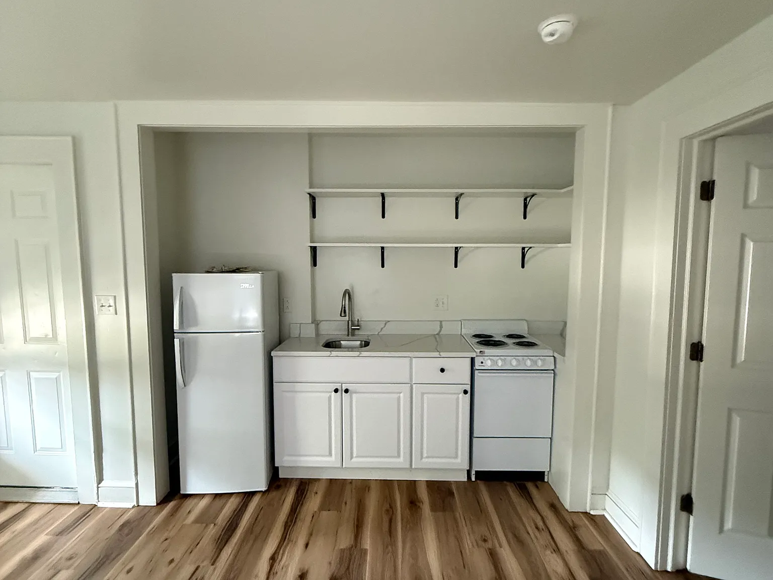 1 bed, $1,200 — Photo 3