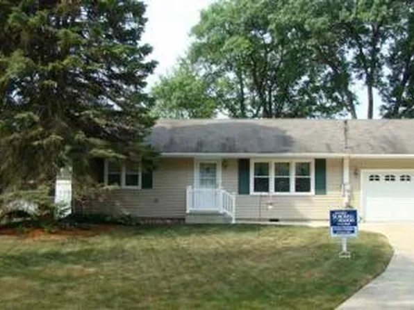 337 W Elizabeth St, Stockbridge, MI 49285