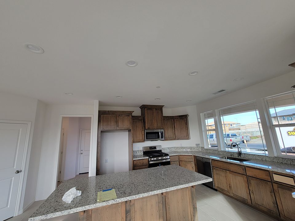 2nd image of 2991 Longwood Dr #C3557v
