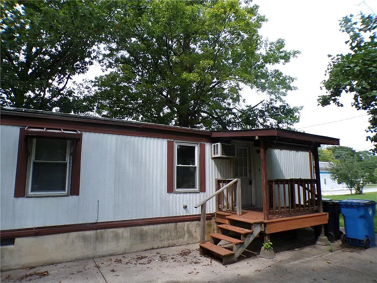 717 Washington St — Photo 14
