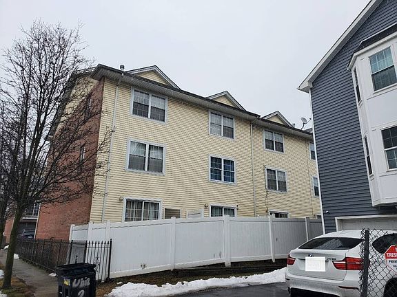 2nd image of 126 Amherst St