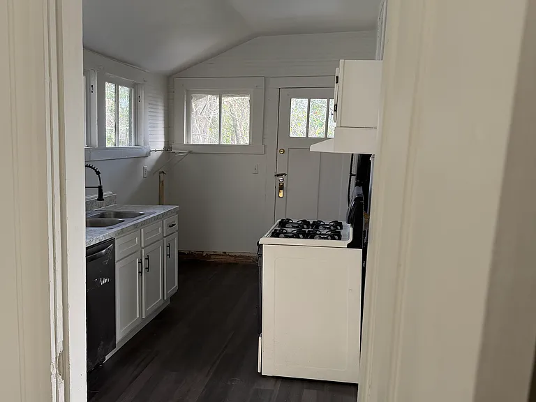 1223 Elmira St #A — Photo 8