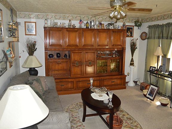 4th image of 1104 S Woodland Dr