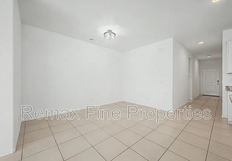 15543 W Desert Hollow Dr — Photo 6