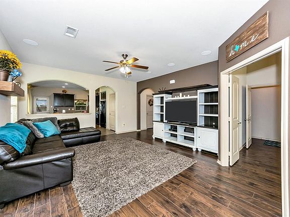 5th image of 5115 Crystal Lake Ave