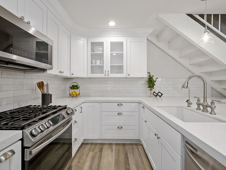 1st image of 74176 Catalina Way