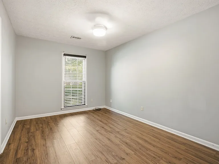 3942 Ashmore Dr — Photo 17