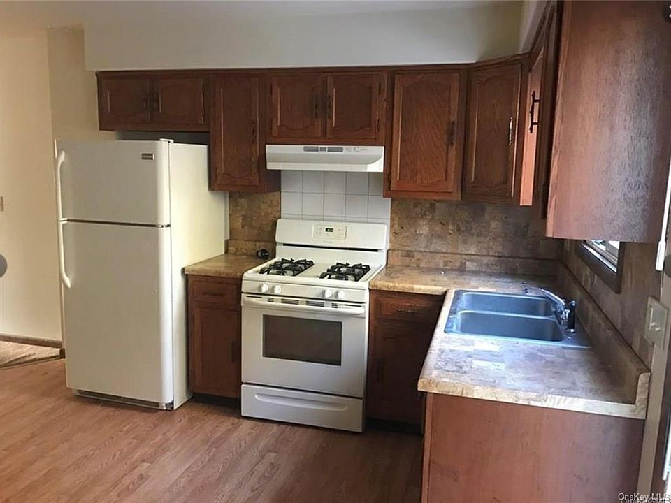 16 Maryland Ave, Middletown, NY 10940 Zillow