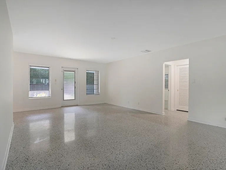 3410 Poinsettia Ave — Photo 26