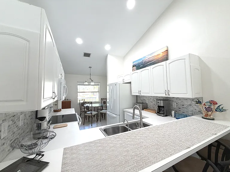 186 Pebble Shores Dr #204 — Photo 17