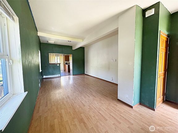 2nd image of 1829 E Morton Street