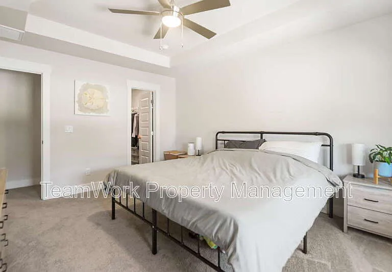 7722 Park Gate Dr — Photo 23