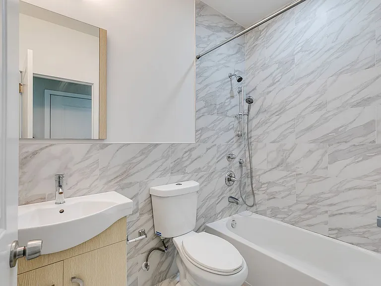 549 Armstrong St #201 — Photo 12