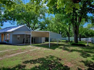 411 W Pine St, Nocona, TX 76255
