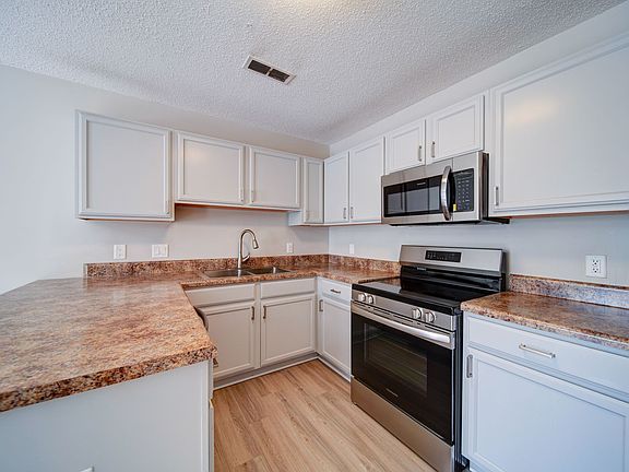 4th image of 2201 N Fayetteville St #Bld-10f