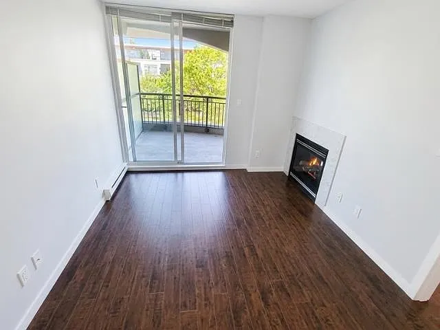 8460 Granville Ave #410 — Photo 4