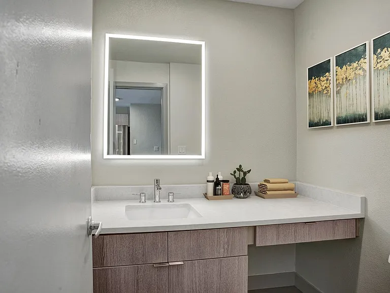 The Carillon Apartments — Photo 18