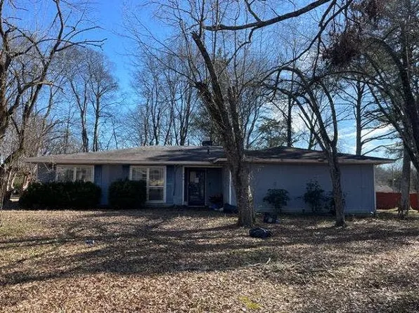 208 N Buckingham St, Okolona, MS 38860