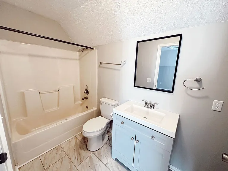 Valley View Apartments — Photo 68