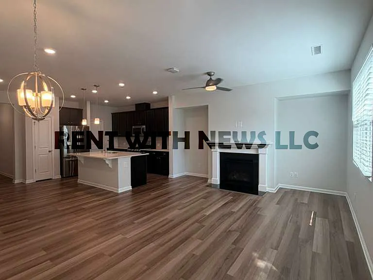 115 Hunston Dr — Photo 4