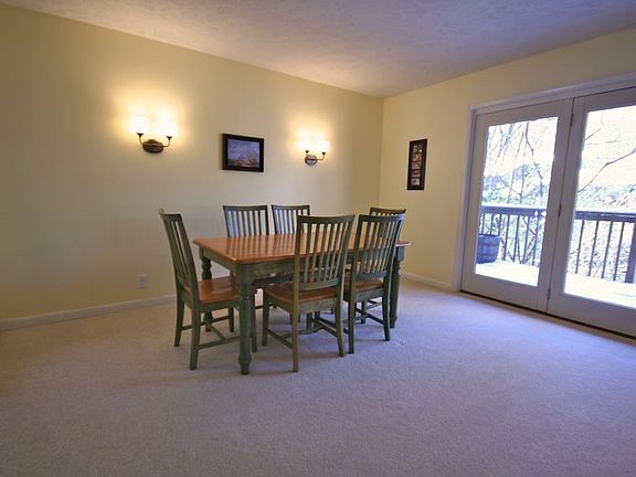 4th image of 318 Chimney Hl