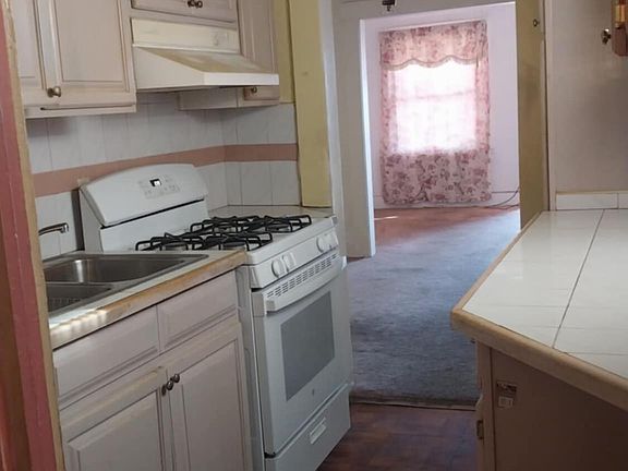 2nd image of 3303 Douglas Ave