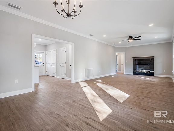 5th image of 2850 Thornhill Dr