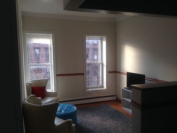 4th image of 235 Vernon Ave APT 3