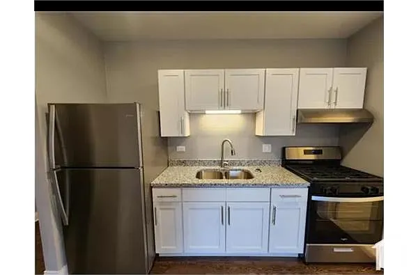 Building Photo - 428 W Normal Pkwy #1