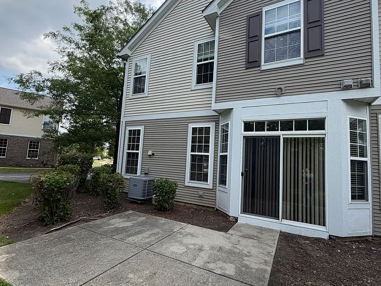 2620 Williamsburg Dr — Photo 13