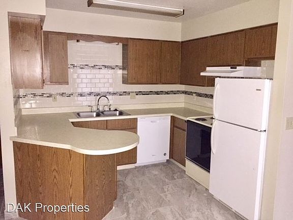 3rd image of W194N16510 Eagle Dr APT B8