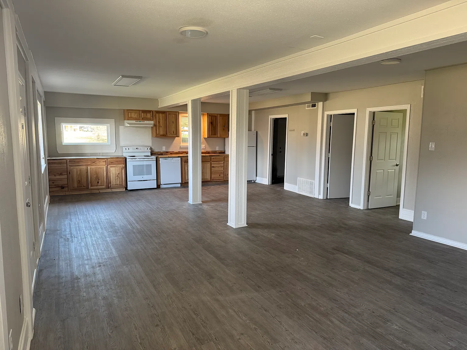2 bed, 1200 sqft, $1,600 — Photo 3