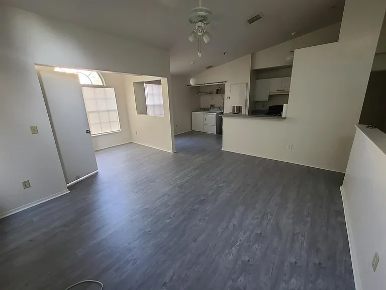 1613 Columbia Arms Cir #244 — Photo 4