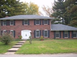 16 Steeplechase Ln, Belleville, IL 62223