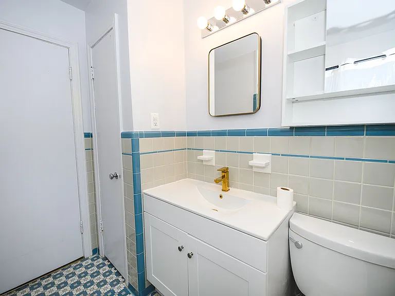 2709 Goldsmith Ln — Photo 9