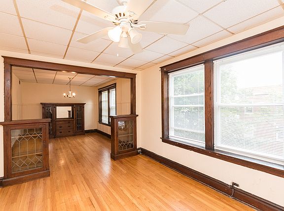 2nd image of 3239 W Cullom Ave #2