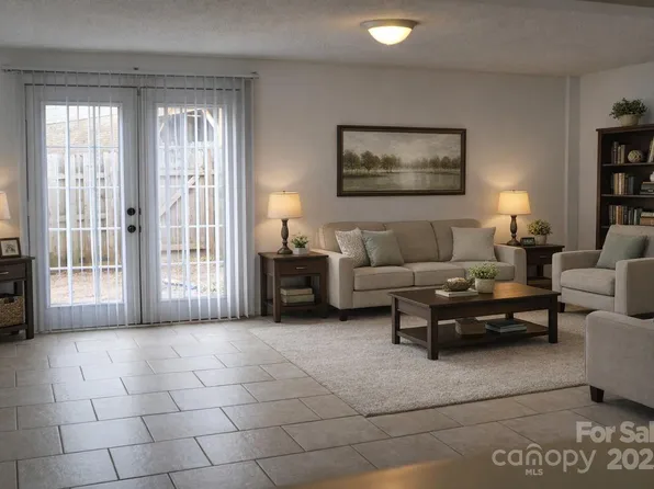 9626C Vinca Cir, Charlotte, NC 28213